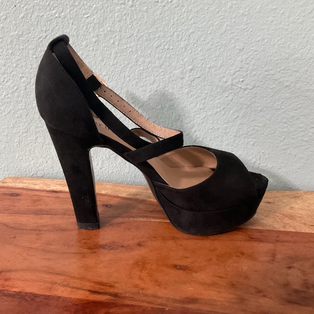 Black Open-Toe Heels - Picture 7 of 9